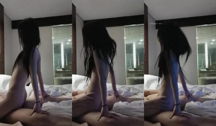 高颜值S级身材反差拜金网红美女空姐冰儿兼职模特被有钱老板包养自拍各种不雅视频