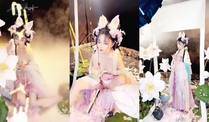 稀有露脸 高端ACG业界女神爆机少女 喵小吉 8月番微醺时刻绮怀零世界的异生活怪物猎人精品私拍