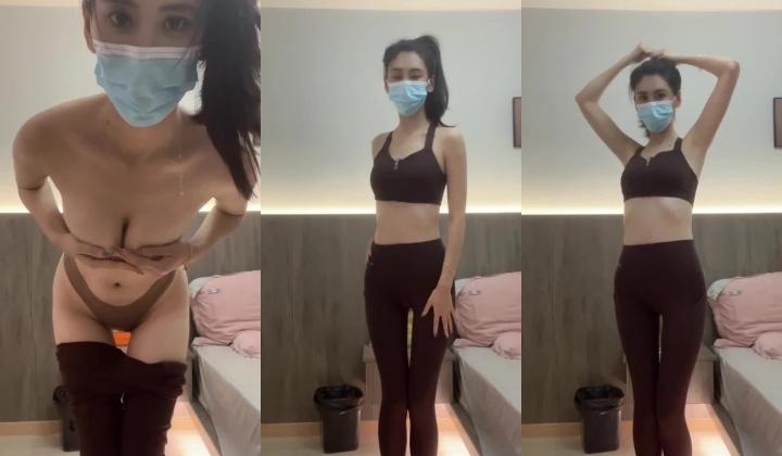 顶流女模作品 颜值巅峰秀人韩系大眼女神模特【白笑笑】私拍视图，揉奶揉穴，全裸骑熊，紫薇模拟啪啪销魂吟叫