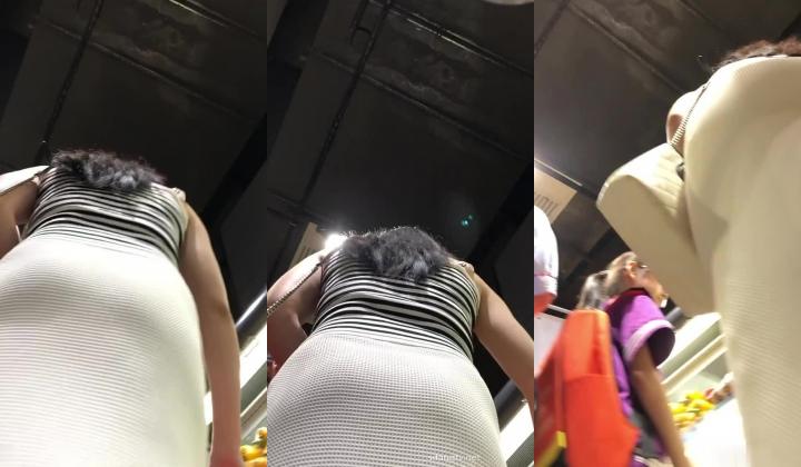 大型超市偷拍很有韵味的美少妇 没穿内裤超刺激