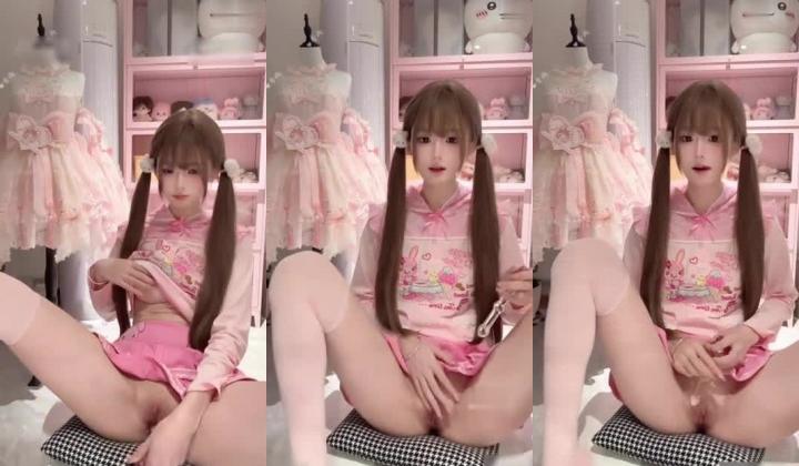 超美颜值少女『季雨』逼脸同框自慰福利，绝美容颜白虎粉穴，清纯靓丽的外表下有一颗淫荡的心
