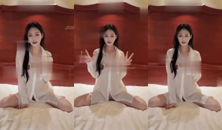 极品颜值女神【mympet】最新露出 啪啪福利，你眼中高高在上的女神在富人眼中只是一只母狗精盆！