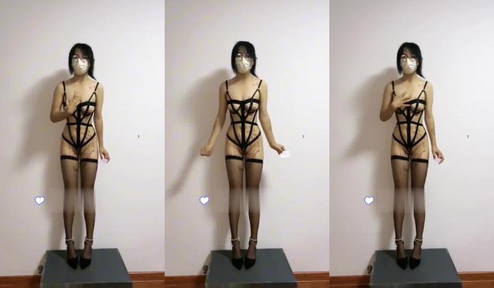 推特上一个研究生，活活女菩萨，【柒柒77kimoji】接受网友各种挑战，裸舞电击灌肠风油精生姜插逼，展示子宫口