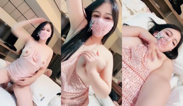 明星颜值新人绿播女神百开小雪下海 最终还是抵不过榜上大哥的金钱诱惑约见线下酒店啪啪连小菊花都被玩了