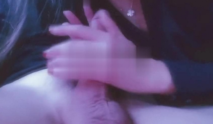 推特网红人类高质量淫乱夫妻【小鲸鱼】订阅私拍，各种极限露出参加夫妻群交会给单男分享自己的极品娇妻
