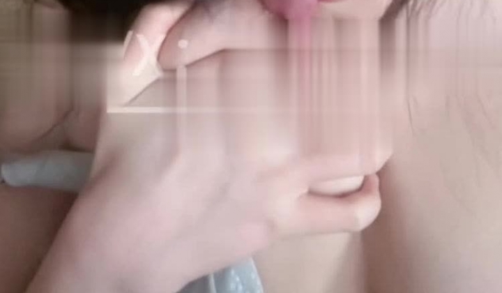 极品大奶高颜女菩萨【一口白桃七】最新福利，情趣裸舞，大街上露出抖奶诱惑