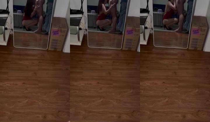 少妇控必备！风韵犹存吹箫高手，露脸熟女大姐大【珊珊】制服大屁股与大佬啪啪相当败火