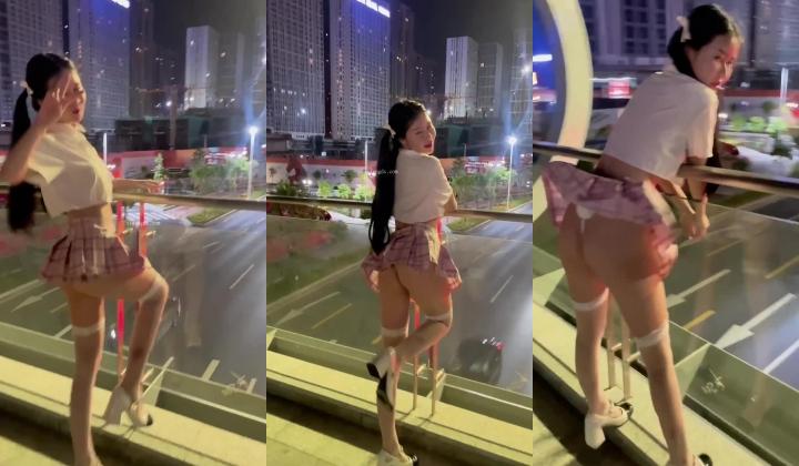 颜值女神【晴宝】被多位金主包养泄密,第一弹 年度最骚的第一梯队女主 完美露脸