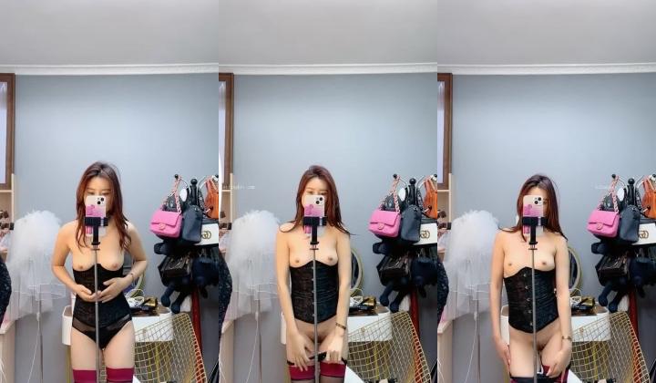 自称是腿模的极品女人！【170CM丰满的大长腿-超甜美高挑御姐】真有女人味，黑丝美腿儿是真的是笔直又好看，妩媚到极点