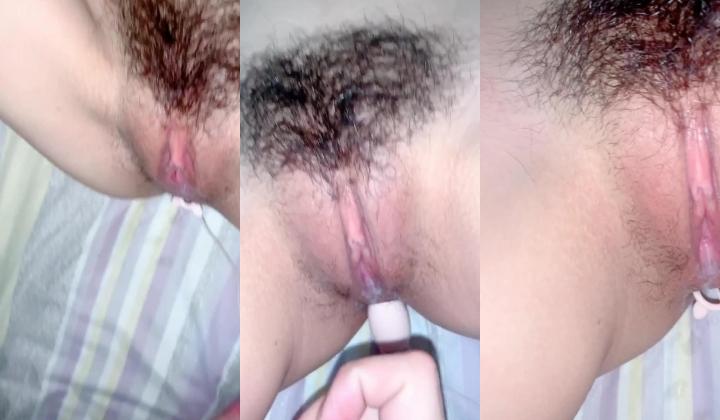 良家人妻，帮助老婆快乐，小玩具拓展肛门，大鸡巴抽插淫穴，叫床声爽飞了！
