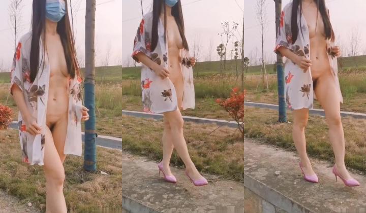 万人求购，推特反差婊，顶级绿帽骚妻【嫂子爱露出】一女战多男，群P大乱交，捆绑调教野战
