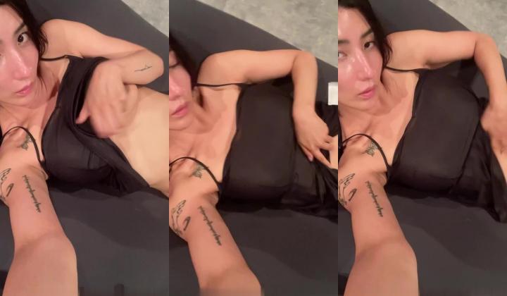 天然巨乳女神，号称第一美臀【渡辺万美】视图福利，一对车大灯又软又弹