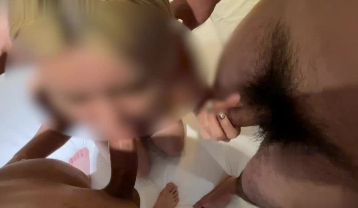 众狼寻求Onlyfans淫乱夫妇gparktell参加换妻俱乐部自拍成员实战3P4P各种爆操内射场面极其淫乱