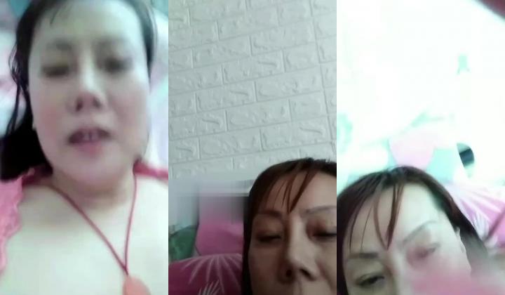 快乐熟女  居家淫乱的生活  戴套上阵安全第一，服务相当到位，吹硬舔爽在做爱