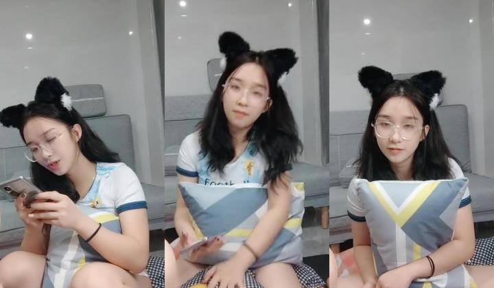 极品高颜冷艳御姐，反差小妈感女主播「金刚护撸娃」「小奶猫」密码房激情淫语撩骚，和姐妹下海大秀，互舔互口假鸡巴互插