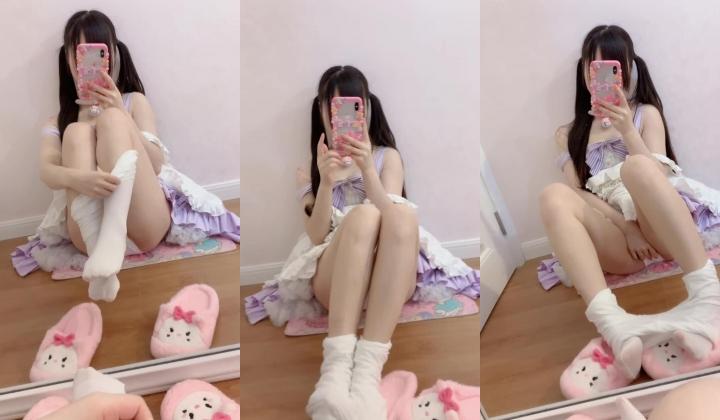 ️双马尾纯情小可爱 ️奶油肌肤纯欲系美少女〖蔡小熊〗表面乖巧的萌妹子背地里是个小骚货 大长腿少女清纯与风骚并存