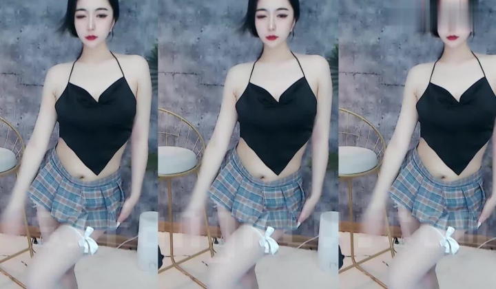 【极品稀缺 ️网易现役网红美女】最新藏宝图之燃爆女神 万元定制露脸 罕见全裸 明星颜值 火辣身材
