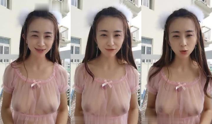 大表姐-风情别墅阳台 ️我现在约1对1不太多，基本都是群P，一两个人停下来不知道干啥会无聊，三个人就会解锁很多姿势。尿尿姨妈血，大战！