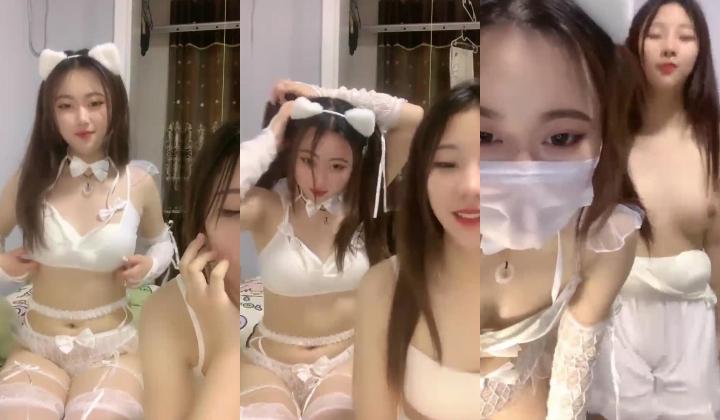 姐姐妹妹都漂亮，【零4年樱粉妹】，有点小重口，正好在生理期，粉丝们要看看留着血的逼，还有姨妈巾，牛逼