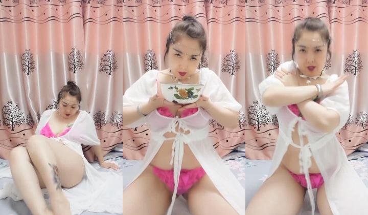 火爆全网极品露脸人妻熟女，肚皮舞老师【柏X彤】绝密私拍，肤白奶大肥臀裸舞啪啪，相当炸裂