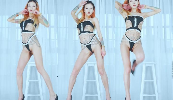 艺舞吧，高颜刺青女神【乐乐】大尺度定制，露三点性感透视裸舞