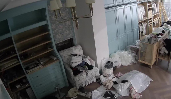 ️【破解摄像头】性瘾少妇频繁自慰 每月高达二十次！
