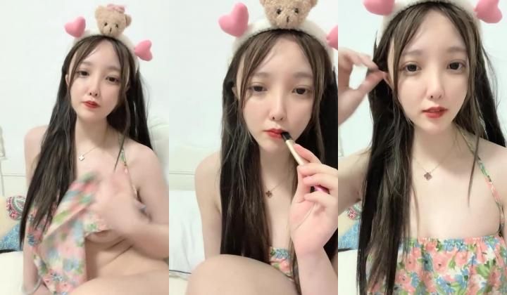 【小奕可】【小一可】新人下海 颜值学妹 跳蛋自慰喷水~21岁，这么漂亮，让兄弟们尽情欣赏逼逼和乳房