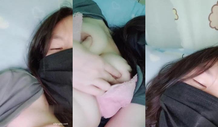 刺激【大三妹妹小美】寝室脱衣~自慰秀~上课真空~跳蛋直播~！~课堂上，宿舍偷拍舍友，粉逼，美乳，学生妹必看