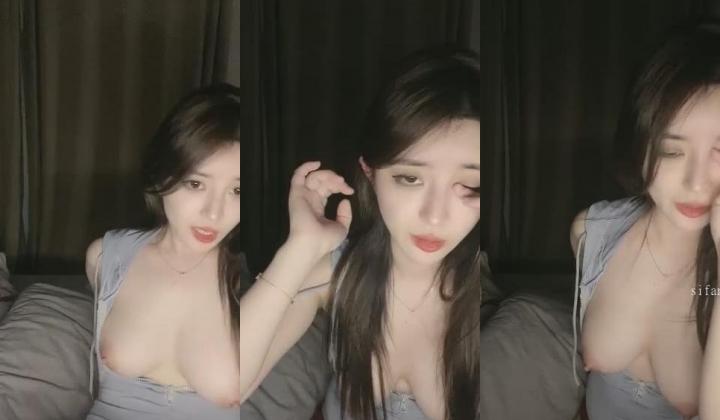 最顶颜值，不断刷新记录~【棉棉熊】，奶子又大又白，真想上去舔几口，含着大鸡巴