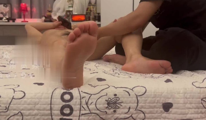 推特上门服务异性SPA男技师「按摩小子」服装店美女老板，大奶翘臀好迷人，血脉喷张，近距离特写肉棒插入，妹妹住在隔壁，精彩刺激
