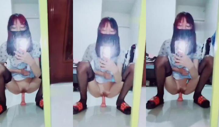 出道即巅峰新人露脸推特顶B王，人瘦奶大小魔女【蒂米】定制私拍，裸舞顶胯，道具紫薇无套啪啪内射