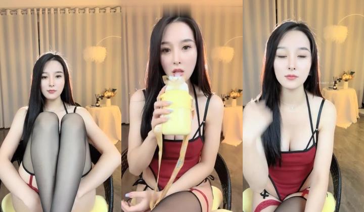 新人！正宗绿播下海~【做你意中人】高跟长腿~顶级颜值！~~极不极品各位大哥说了算~！起码录了她半个月