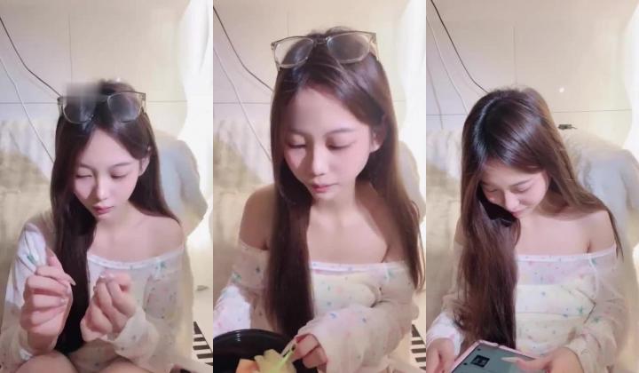 好纯好漂亮的美女啊， 【乖媛媛】绝对初恋感觉，甜美动人，白虎粉逼，少女胴体惹人爱！