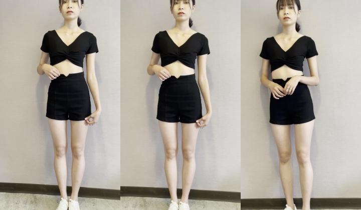 《重磅 模特私拍 泄密》学院派系列 极品长腿清纯大学生美眉私拍~换衣服时被偸拍~摄影师加钱对着美腿撸一发