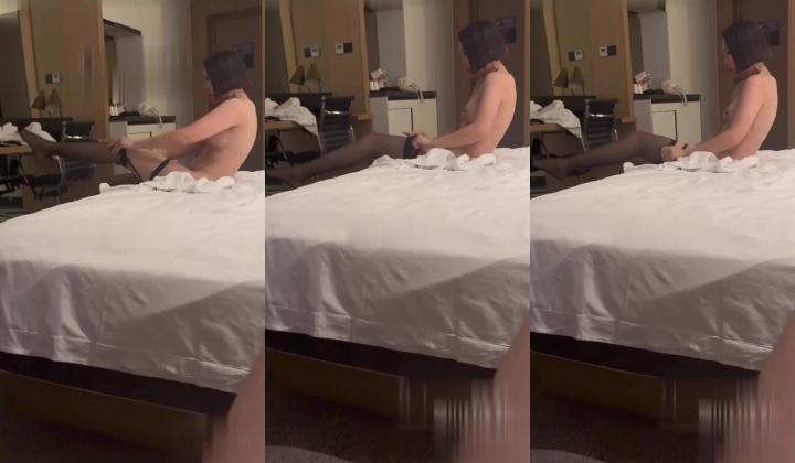 真实勾搭少妇、人妻收割机「bbboi096」《医院勾搭的熟女阿姨偷情》黑丝高跟酒店刺激开门后入，老公长期阳痿好久没吃饱了