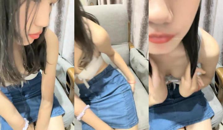 极品模特下海！【meow】某个网站的模特大秀，现在回归，小逼逼水汪汪，眉头紧皱叫声阵阵好销魂