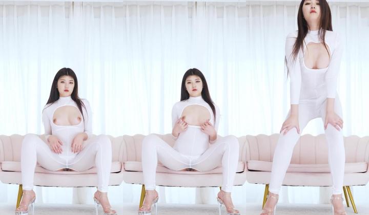 【维拉ROCKMAN】高颜御姐『冰妍』裸舞双视角丰满肉臀顶逼极具诱惑力