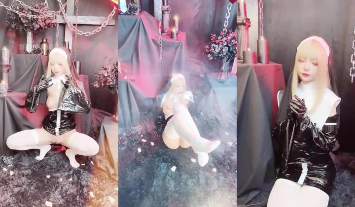 【超美高端罕见露脸露点】极品Cos爆机少女『喵小吉』三月新作《恶堕修女》极致美味蜜穴 淫乱修女的自白 超清4K原版