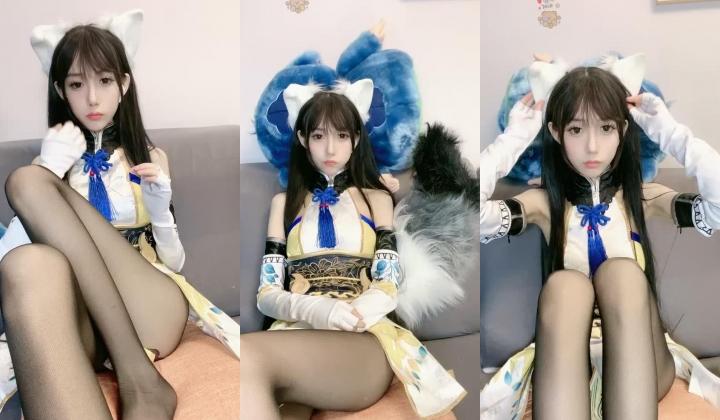 二次元顶级尤物美少女！COS装女神颜值！黑丝美腿白虎美穴，玻璃棒猛捅，高潮出水流白浆