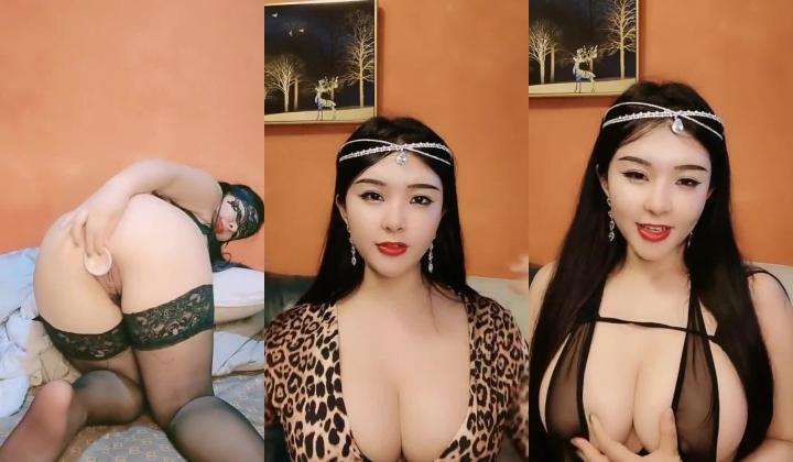 风情万种--爆乳美熟女【国产卡戴珊】前凸后翘的身材，挤奶水，道具深插骚逼，白花花的淫水泛滥成灾，娇喘似火！