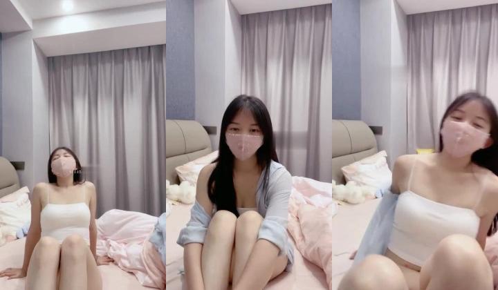 店长推荐，9月的新星，绝美00后，【高端清纯】，哇塞，好漂亮，女神下海，蜜桃臀大奶子，扭起来让人不由自主地硬了