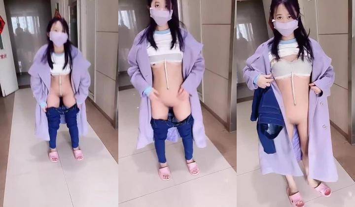 嫂子打赌输了在电梯走廊里暴露两分钟 看看有没有幸运邻居碰上！