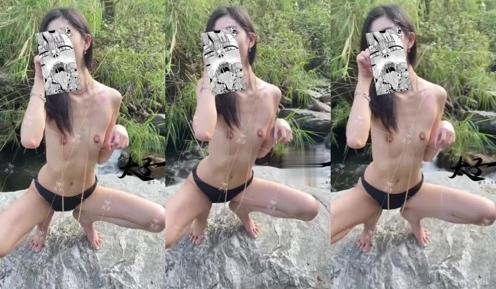 母狗调教训练推特大佬【太子】私拍，各种社死调教反差模特骚女，狗链露出爬行啪啪能玩的都玩了