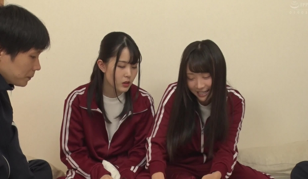 HUNTB-751 『し～っ！声出したらバレちゃうよ！』『近いんですけど…』修学旅行の奇跡！布団の中でクラスのマドンナと唇と唇の距離1mm！『唇当たったよね？』