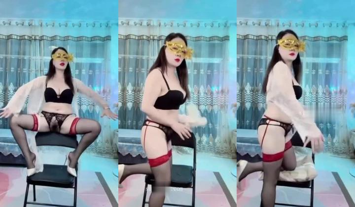 精品推荐 【快手】大奶骚妇熟女『星儿』露脸扒穴道具自慰诱惑福利