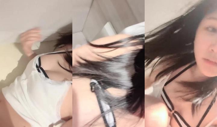 【京鱼儿】19岁童颜巨乳少女 各种服装 道具自慰 20小时，超大合集