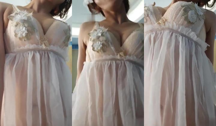 【最新性爱 ️淫荡母狗】白皙爆奶骚少妇『Couple』十月新作 制服诱惑欲海妖姬 激情3P前怼后操 高清720P版