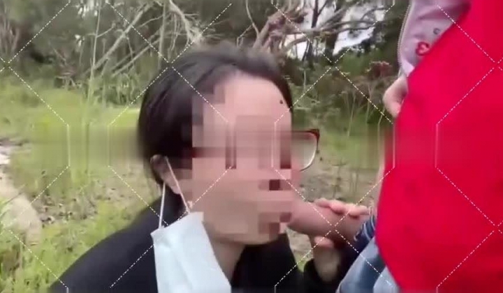风骚淫荡小娇妻『公子x公子嫂』精液当然要全部用嘴接着，小淫娃一个 脑子除了想被鸡吧干什么想法都没了