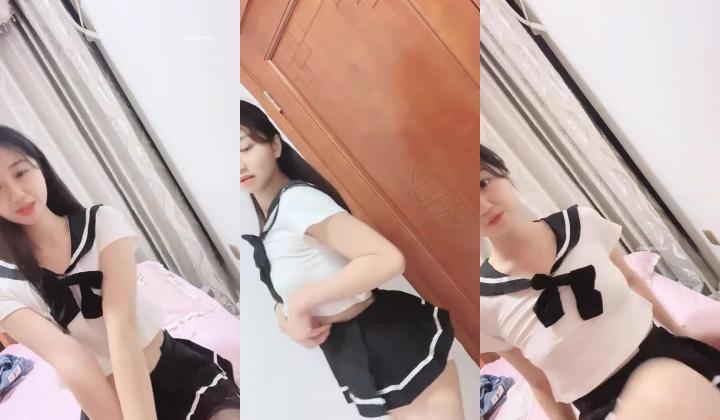 人气很高【言欢0】应求发帖 甜美邻家女神~! JK制服~特写多毛骚逼~清纯风，校园女神，美丽鲍鱼！
