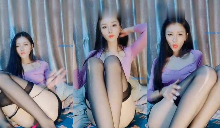 这么极品的颜值，简直是网红界的天花板了，九分颜值九头身黑丝美腿明星级别的女神，黑丝美腿 罕见跳蛋自慰